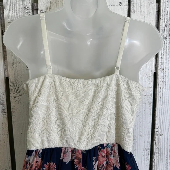 Floral Lace Dress Semi Sheer Skirt Built In Bra Size Medium Whimsy Boho Sundress - Picture 9 of 9